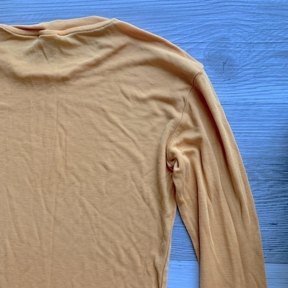 & OTHER STORIES gold long sleeve tee shirt size 0 - Picture 10 of 13